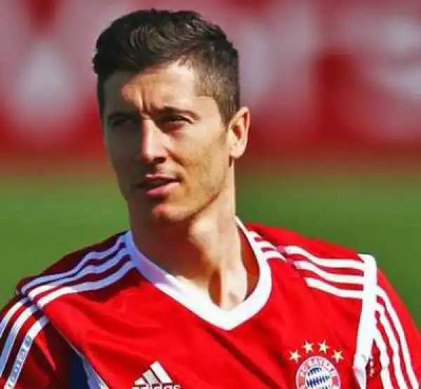 Bayern Munich Striker, Robert Lewandowski Honoured With 4 Guiness Books Of Records – See The Records He Broke